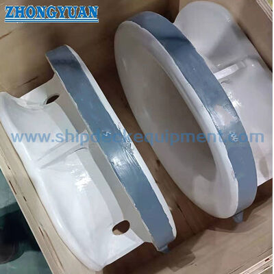 Bulwark Monted Cast Steel Mooring Chock. ISO 13713 Tipo B per gli ormeggi delle navi.